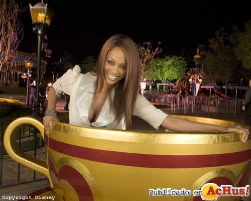 Imagen de Disneyland California  Tyra Banks